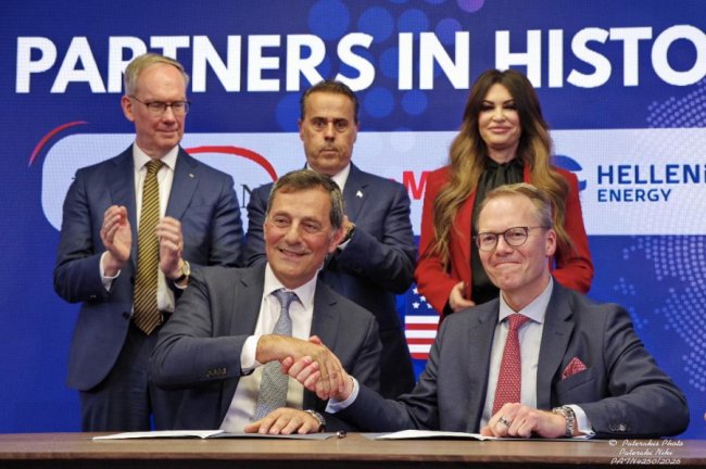 Έπεσαν οι υπογραφές για την επένδυση των 5 δισ. στο «Μπλοκ 2» στο Ιόνιο