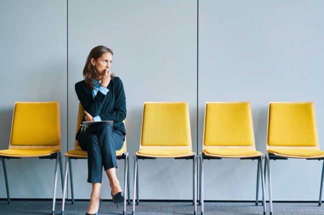 ΙΟΒΕ: Υψηλότερα τα ποσοστά ανεργίας και ανεπίσημης εργασίας στις γυναίκες 