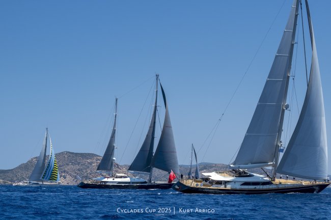 Cyclades Cup 2026: Η Αντίπαρος υποδέχεται ξανά την elite της παγκόσμιας ιστιοπλοΐας