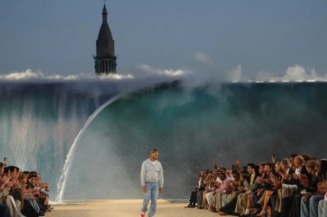 Louis Vuitton: Υπερασπίζεται τη βιωσιμότητα της εντυπωσιακής εγκατάστασης στην Εβδομάδα Μόδας του Παρισιού