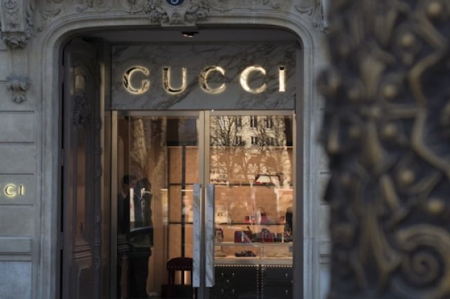 Kering: Δέκα νέοι designers πειραματίζονται με τα βιώσιμα υλικά της επόμενης γενιάς