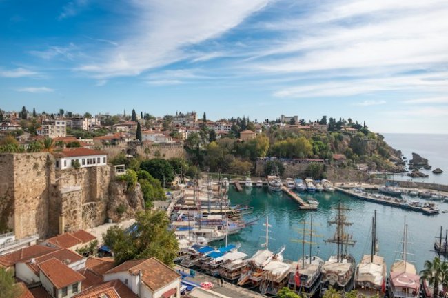 COP31: Η Αττάλεια στο επίκεντρο της κλιματικής διπλωματίας – Τουρισμός, νερό και ακραία ζέστη