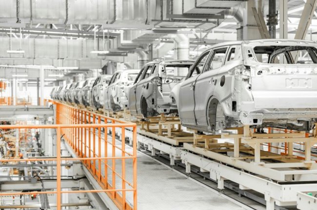 ΕΕ: Συμφωνία για χαλάρωση των στόχων CO2 στα αυτοκίνητα έως το 2035