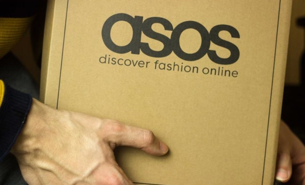 Η εταιρεία μόδας ASOS αναλαμβάνει δεσμεύσεις για το ESG