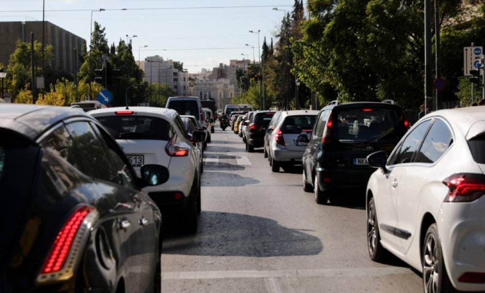 Από το 2030 δεν θα πωλούνται νέα αυτοκίνητα βενζίνης και diesel στην Ελλάδα