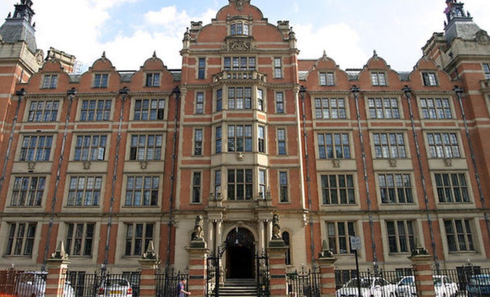 Το London School of Economics συγκεντρώνει 175 εκατομμύρια £ για Πράσινα και Κοινωνικά Έργα