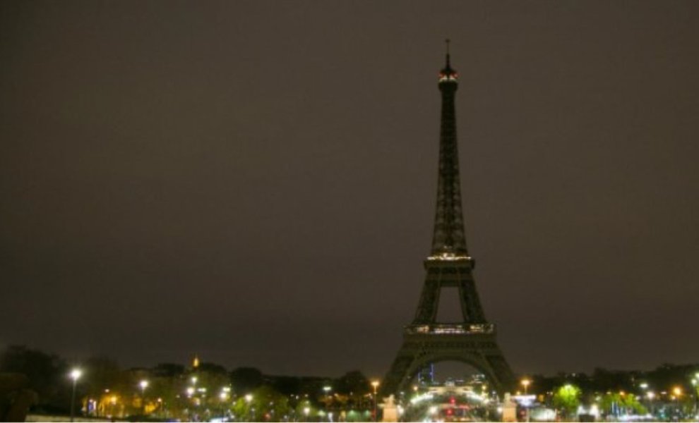 Παρίσι: Διακοπή του νυκτερινού φωτισμού των δημοτικών κτιρίων και μνημείων του και μείωση της θέρμανσης