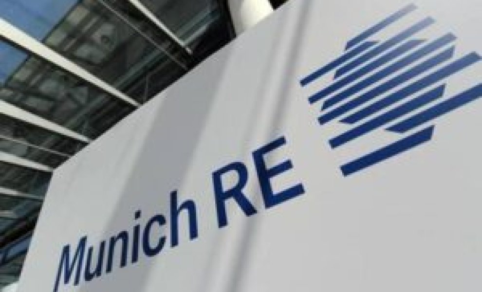 H Munich Re σταματά να ασφαλίζει νέα έργα πετρελαίου και φυσικού αερίου