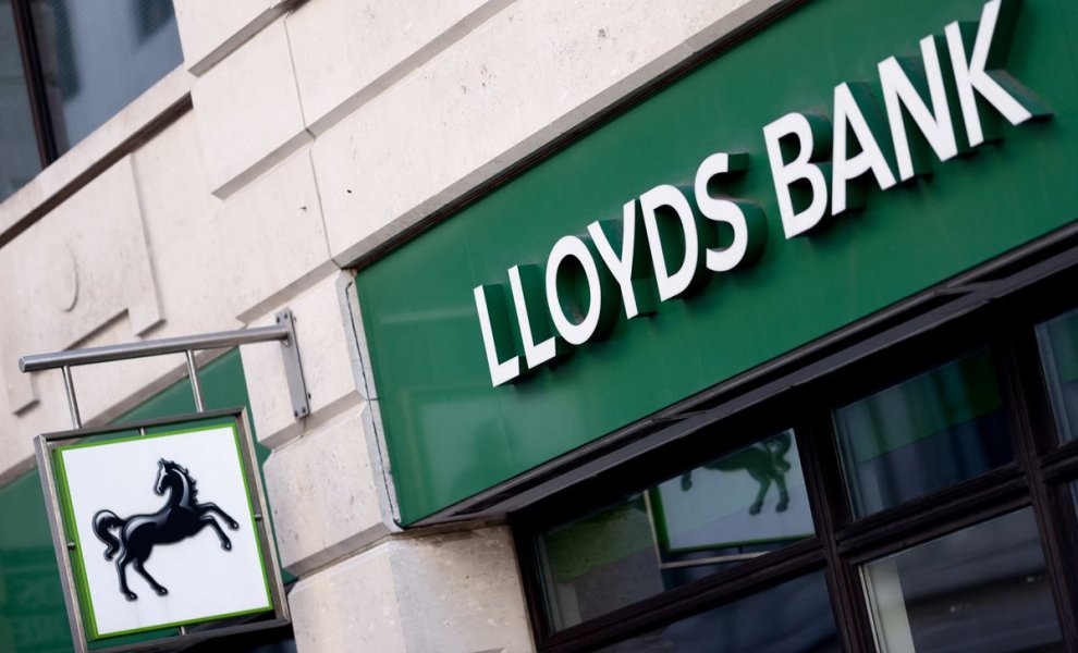 H Lloyd's γίνεται η πρώτη τράπεζα που σταματά τη χρηματοδότηση έργων φυσικού αερίου και πετρελαίου 