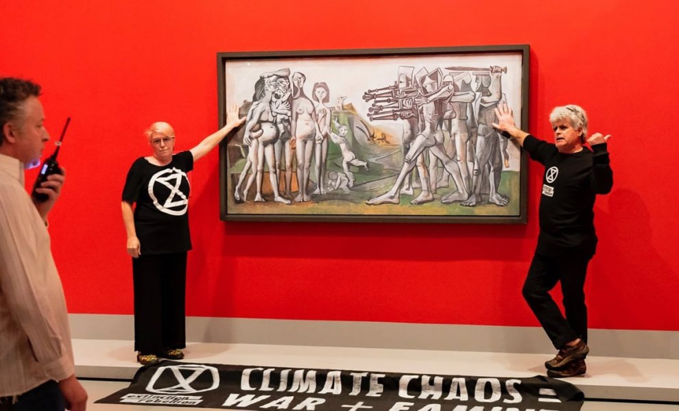 Ακτιβιστές για το κλίμα κόλλησαν τα χέρια τους σε πίνακα του Πικάσο στη Μελβούρνη