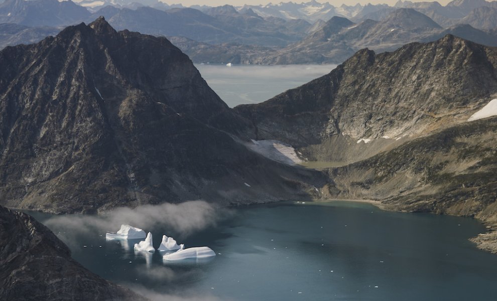 Η Γροιλανδία λιώνει – SOS για τις υψηλότερες θερμοκρασίες των τελευταίων 1.000 ετών