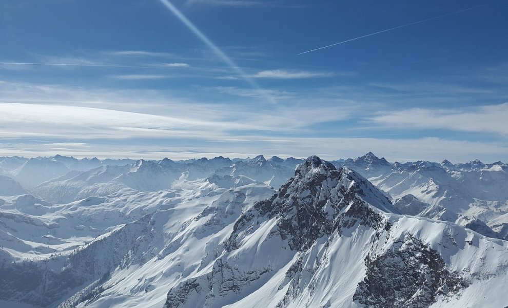 Άφαντο το χιόνι στις Άλπεις - Με τεχνητό το πρωτάθλημα σκι