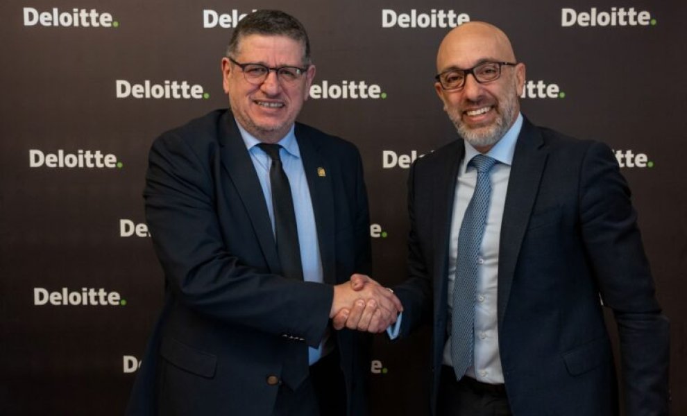 Η Deloitte στοχεύει στην απορρόφηση φοιτητών του Οικονομικού Πανεπιστημίου Αθηνών