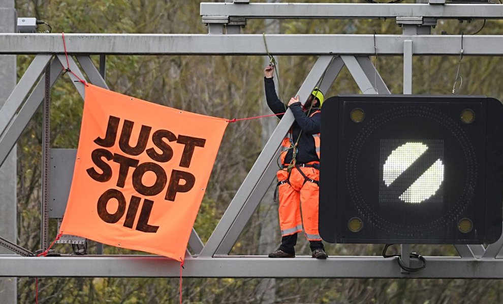 Ακτιβιστές της Just Stop Oil διέκοψαν το πρωτάθλημα σνούκερ στο Σέφιλντ