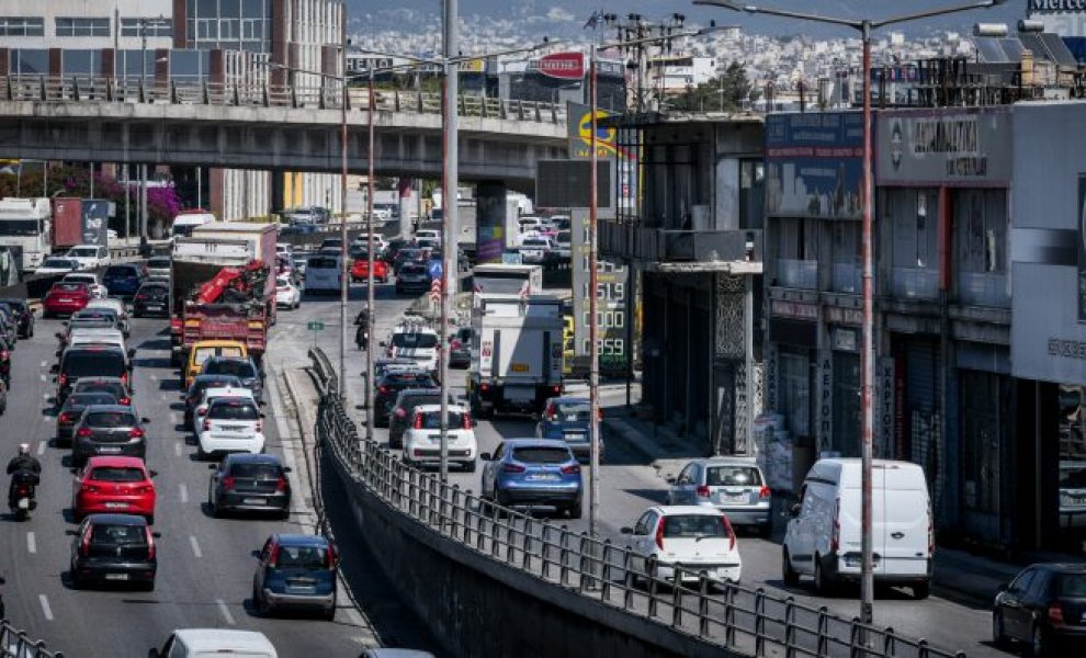 «Ο ρυπαίνων πληρώνει» – Θα επιβληθεί πρόστιμο στους ιδιοκτήτες παλιών αυτοκινήτων;