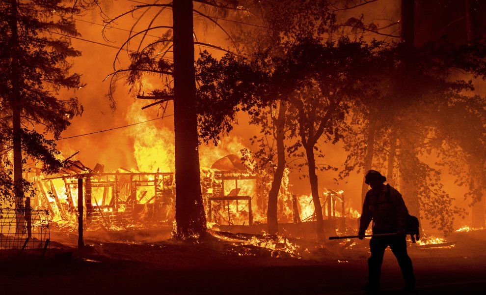 Η κλιματική αλλαγή πυροδότησε μεγαλύτερες πυρκαγιές στην Καλιφόρνια, λένε οι επιστήμονες