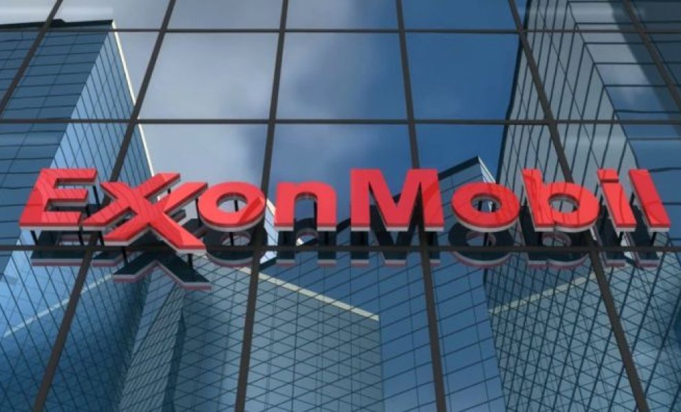 ExxonMobil: Είναι απίθανο η κοινωνία να δεχτεί την πτώση βιοτικού επιπέδου που χρειάζεται για το στόχο μηδενικών εκπομπών ως το 2050