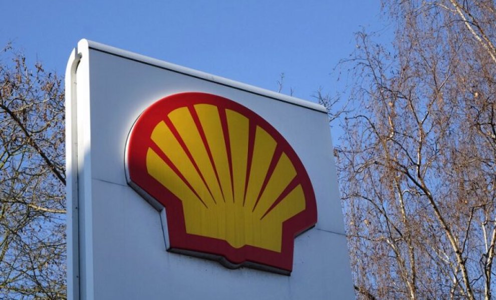 Shell: Αύξηση μερίσματος κατά 15% και στροφή στα ορυκτά καύσιμα 