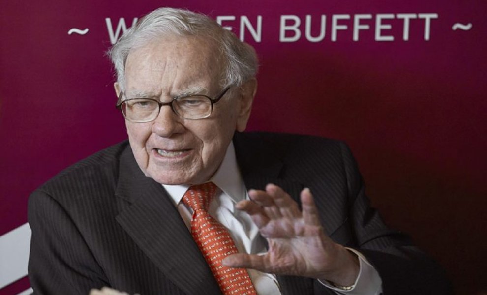 Ο Warren Buffett επενδύει σε ορυκτά καύσιμα με τη βοήθεια του ESG