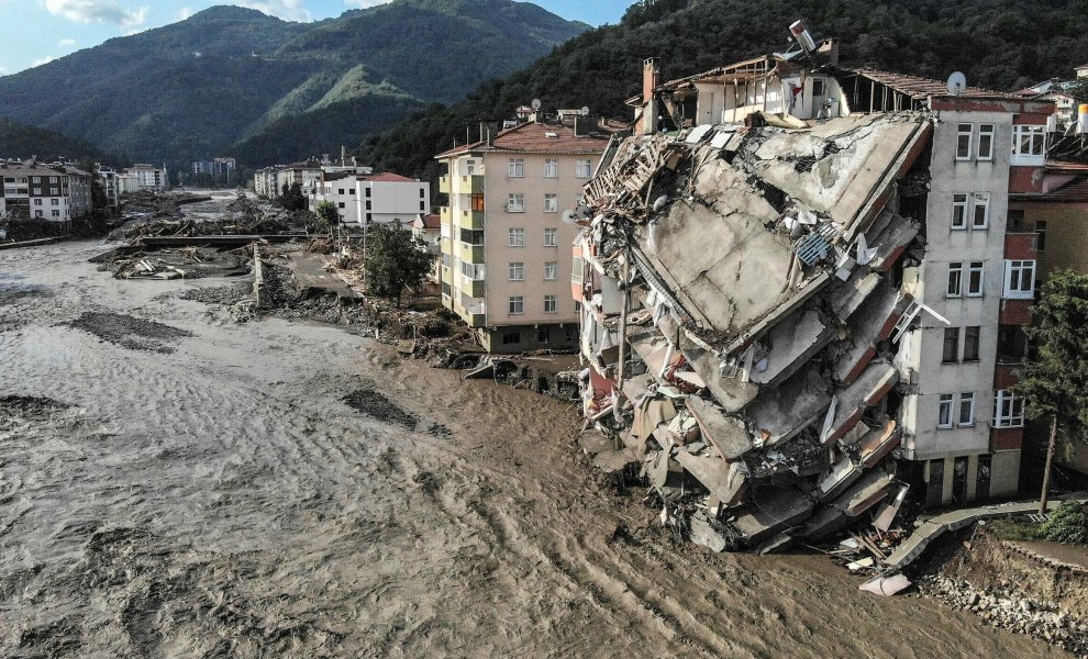 Swiss Re: Στα 120 δισ. δολάρια οι ζημίες από τις φυσικές καταστροφές στο α' εξάμηνο