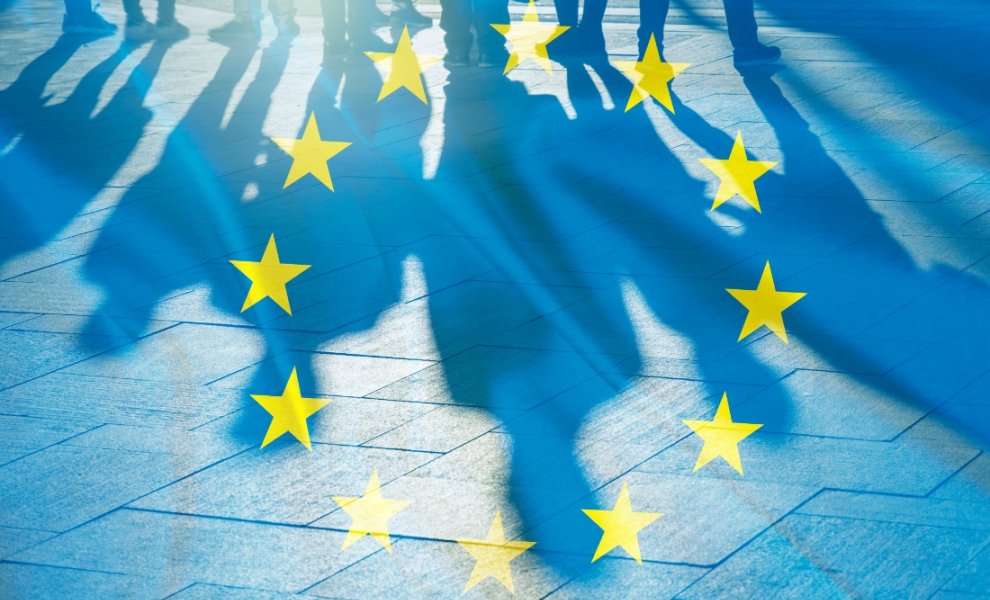 Η ΕΕ εξετάζει αλλαγές στους κανόνες για τις επενδύσεις ESG