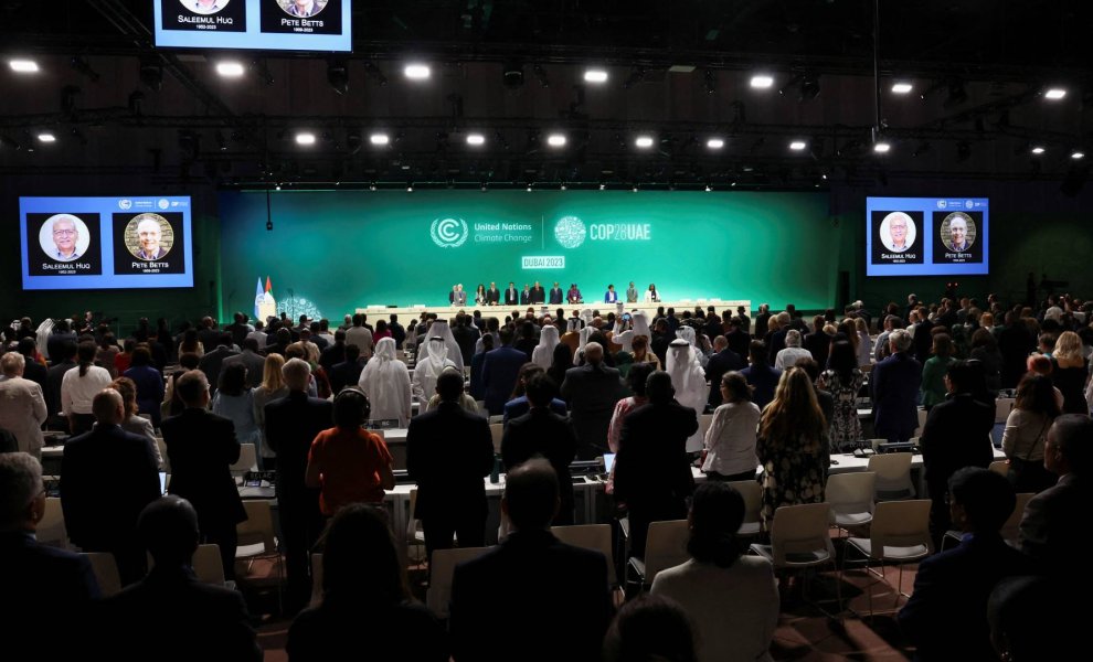 COP28: Οι συμμετέχουσες χώρες εγκρίνουν επίσημα συμφωνία για τη δημιουργία ταμείου για τις κλιματικές καταστροφές