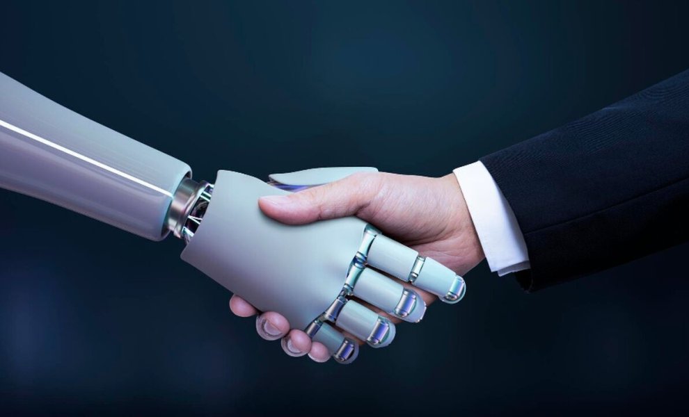 Ernst & Young: 7 στους 10 CEOs επενδύουν στη Generative AI