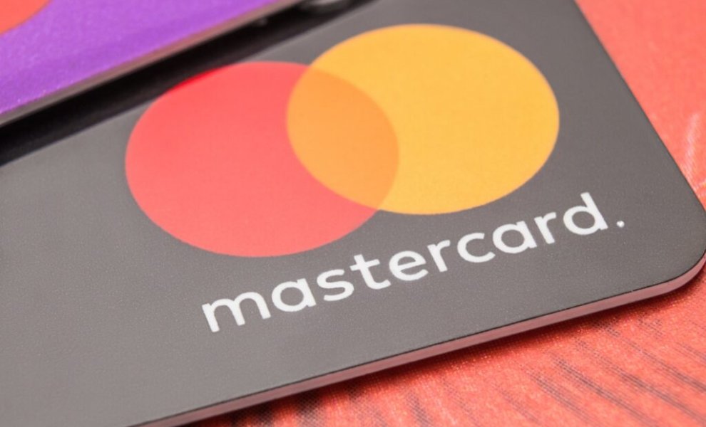 Mastercard: Οδηγεί τις εξελίξεις στη βιωσιμότητα στον κλάδο της τραπεζικής