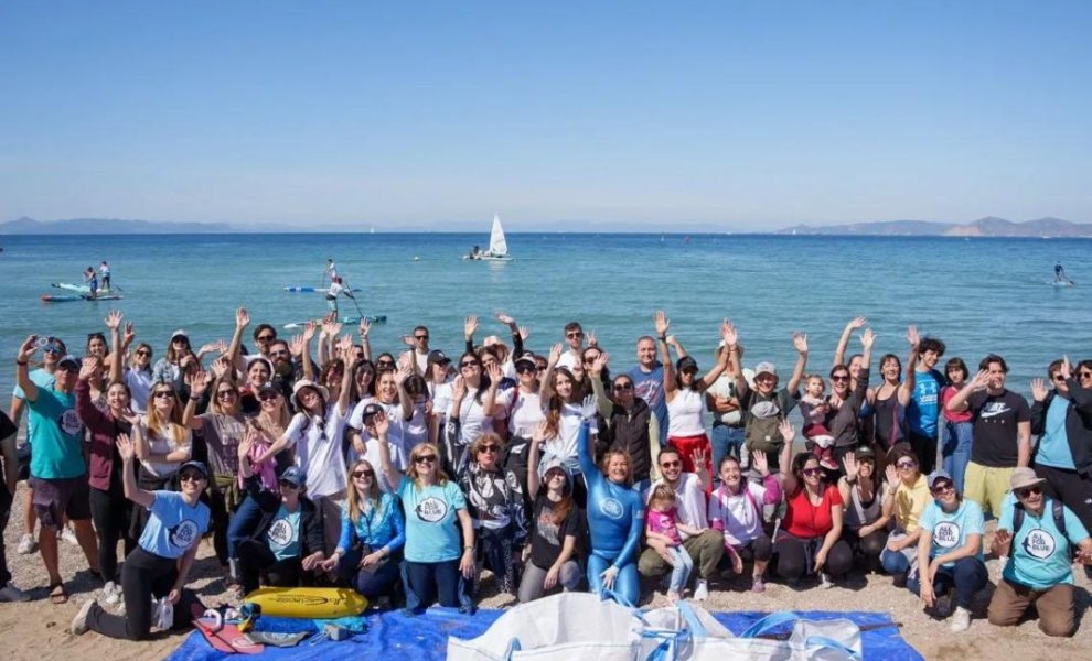 Η Garnier καθάρισε την παραλία Β’ Αλίπεδο στον Άλιμο με αφορμή την Ημέρα της Γης