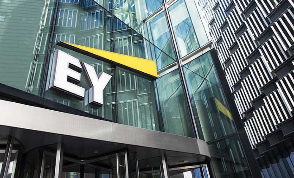 EY-Parthenon: Οι πέντε πυλώνες για την επιτάχυνση της δημιουργίας αξίας στην Ελλάδα