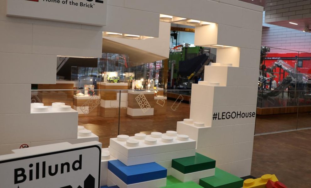 Η Lego θα αντικαταστήσει το πετρέλαιο στα τούβλα της με ακριβότερο ανανεώσιμο πλαστικό
