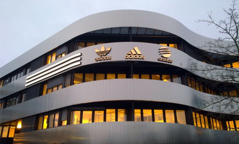 Η AllianzGI, επενδυτής της Adidas, θα ψηφίσει κατά της επανεκλογής του προέδρου στην ετήσια γενική συνέλευση