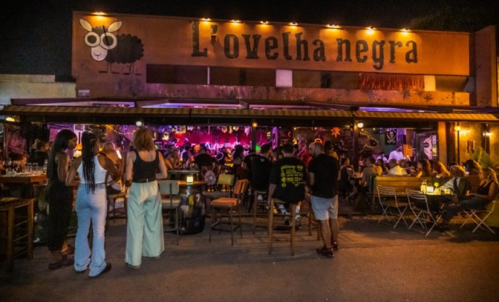 L’Ovelha Negra στο Μοσχάτο: Καλοκαιρινές νύχτες με χαρακτήρα, γεύση και ρυθμό