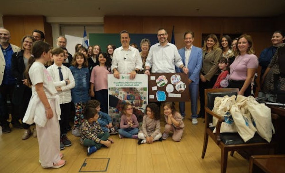 Χιλιάδες μαθητές στέλνουν ένα ηχηρό μήνυμα για το περιβάλλον ενόψει της COP30