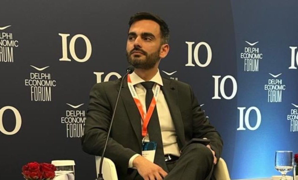 Α.Αντωνιάδης (ΣΟΛ Crowe) σε ΜμΕ: «Σταματήστε να απαντάτε σε ερωτηματολόγια και ξεκινήστε τα δικά σας reports»