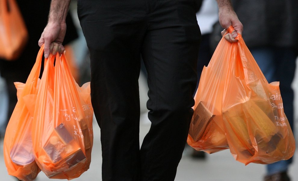 Η Καλιφόρνια στραφήκε νομικά κατά κατασκευαστών πλαστικών σακουλών για παραπλανητικούς ισχυρισμούς ανακύκλωσης
