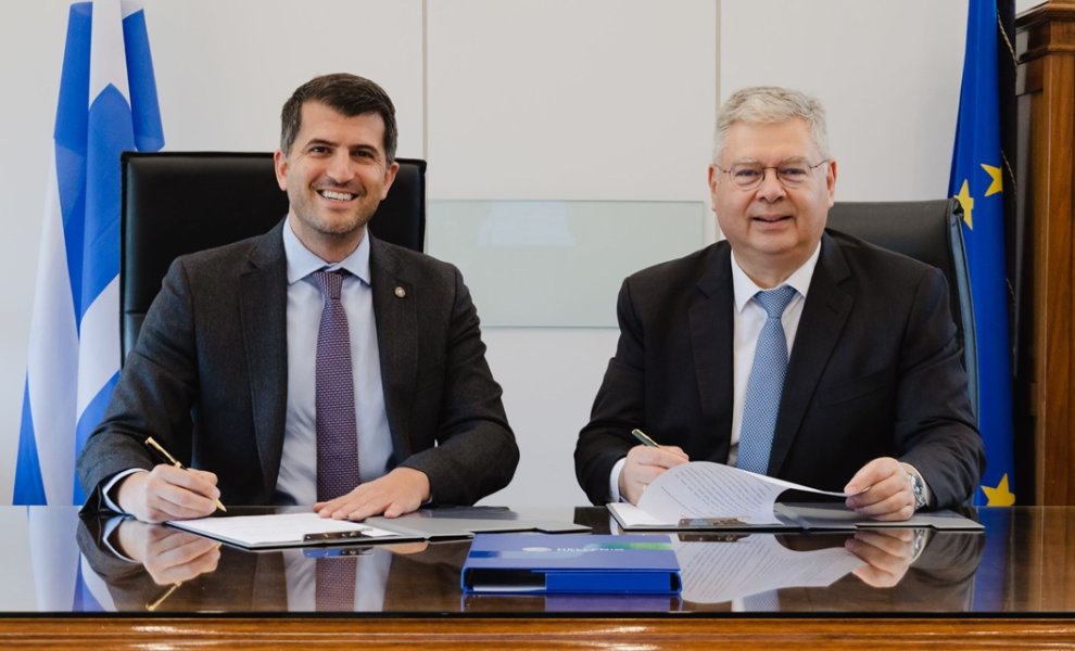 Helleniq Energy: Δωρεά 3 Πυροσβεστικών για την Ανάπλαση του Πεντελικού