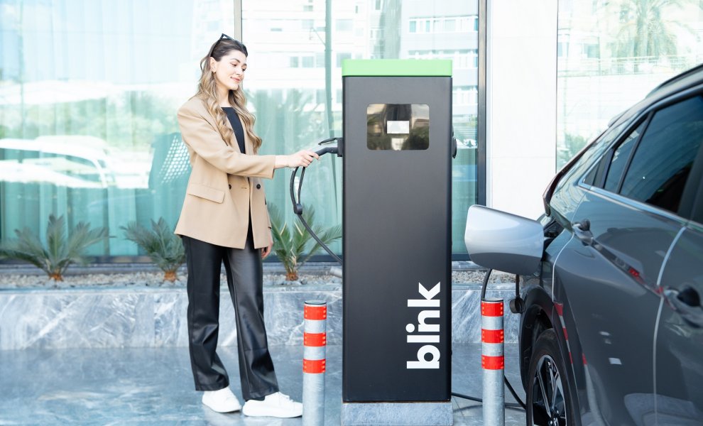 Ηλεκτροκίνηση χωρίς όρια: Η Blink Charging Hellas ξεπέρασε τους 320 σταθμούς φόρτισης σε μεγάλες εταιρείες και ομίλους πανελλαδικά