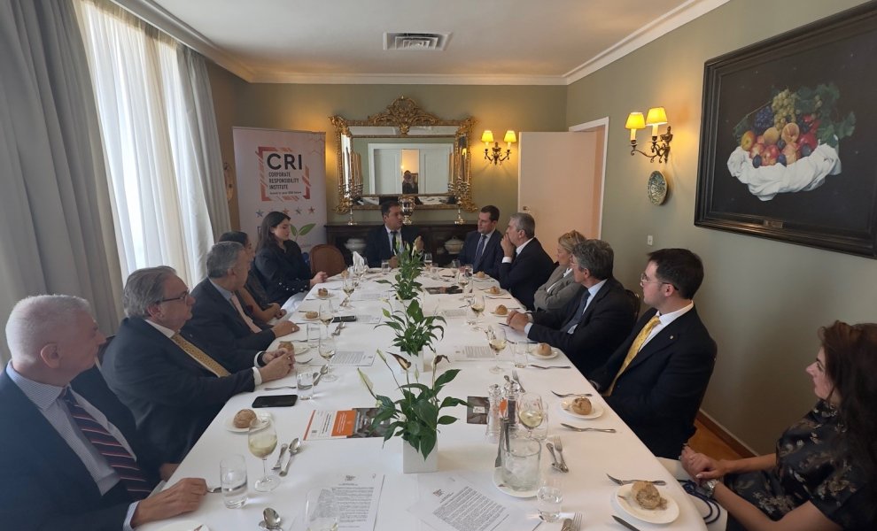 2o “CRI Lunch Discussion | Best  Practices towards Sustainability”