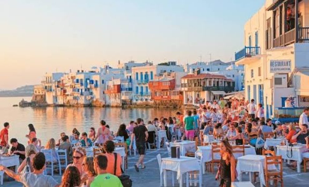 Πώς η κλιματική αλλαγή αναδιαμορφώνει τον τουρισμό στην Ελλάδα και διεθνώς