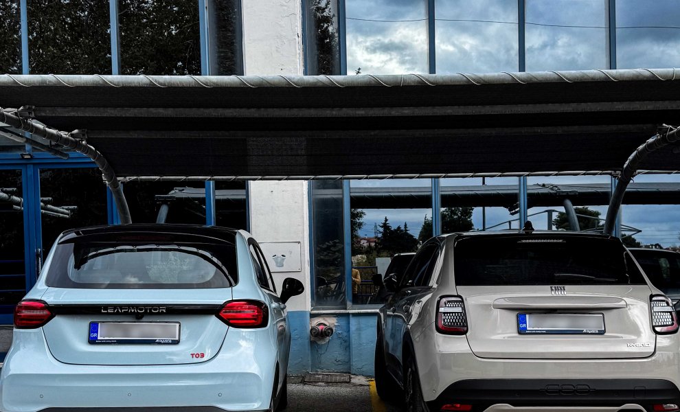 Η SKAG κινεί τον ηλεκτρικό στόλο οχημάτων της αποκλειστικά με ενέργεια από τα φωτοβολταϊκά της