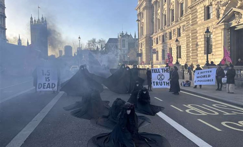 Extinction Rebellion: «Το 1,5°C είναι νεκρό» – διαμαρτυρία στο Λονδίνο για την κλιματική αδράνεια