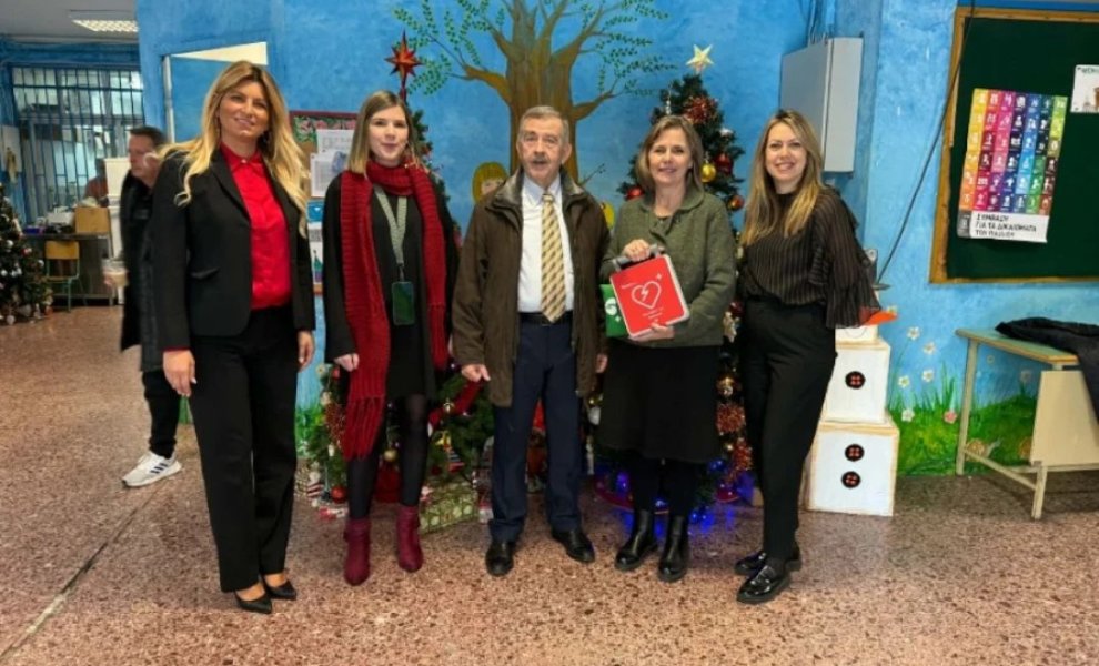TÜV NORD Hellas: Παράδοση Αυτόματου Εξωτερικού Απινιδωτή στο 4ο Δημοτικό Σχολείο Ζωγράφου