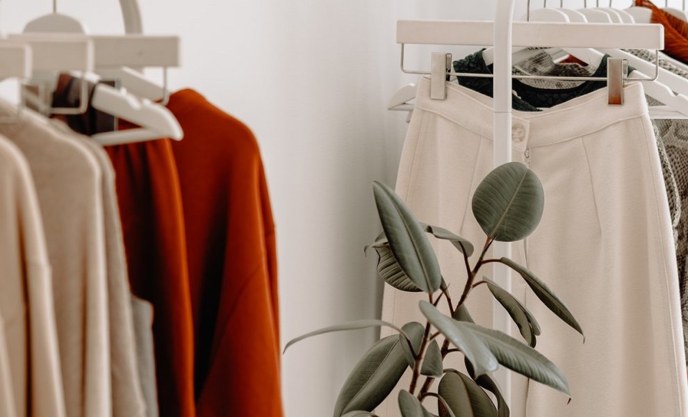 Ψηφιακό «διαβατήριο» για τα ρούχα: η ΕΕ επιχειρεί να βάλει τέλος στο greenwashing της μόδας