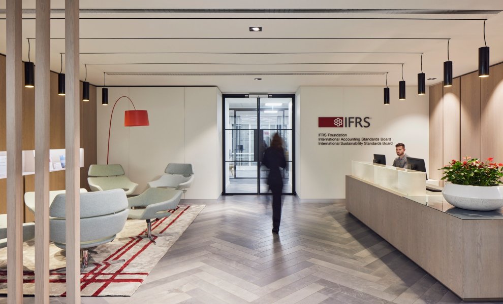 ISSB: Νέα πρόκληση — Προς παγκόσμια πρότυπα για αποκαλύψεις ανθρωπίνου κεφαλαίου από επιχειρήσεις