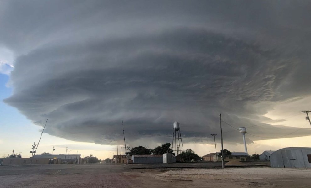 Ξεπέρασαν τα 100 δισ. δολάρια οι ζημιές από φυσικές καταστροφές στις ΗΠΑ το 2025 – χωρίς ούτε έναν τυφώνα