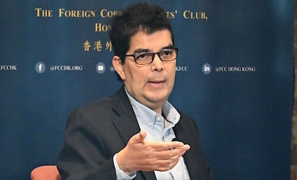 Πέθανε ο David Webb, η φωνή της διαφάνειας στην εταιρική διακυβέρνηση του Χονγκ Κονγκ