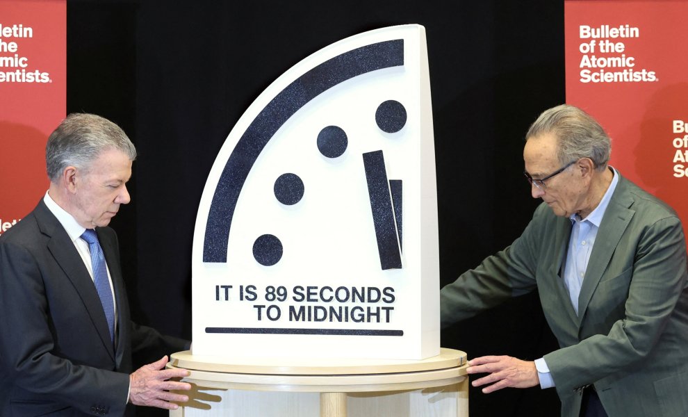 Doomsday Clock: Ο κόσμος πιο κοντά στην «καταστροφή» από ποτέ