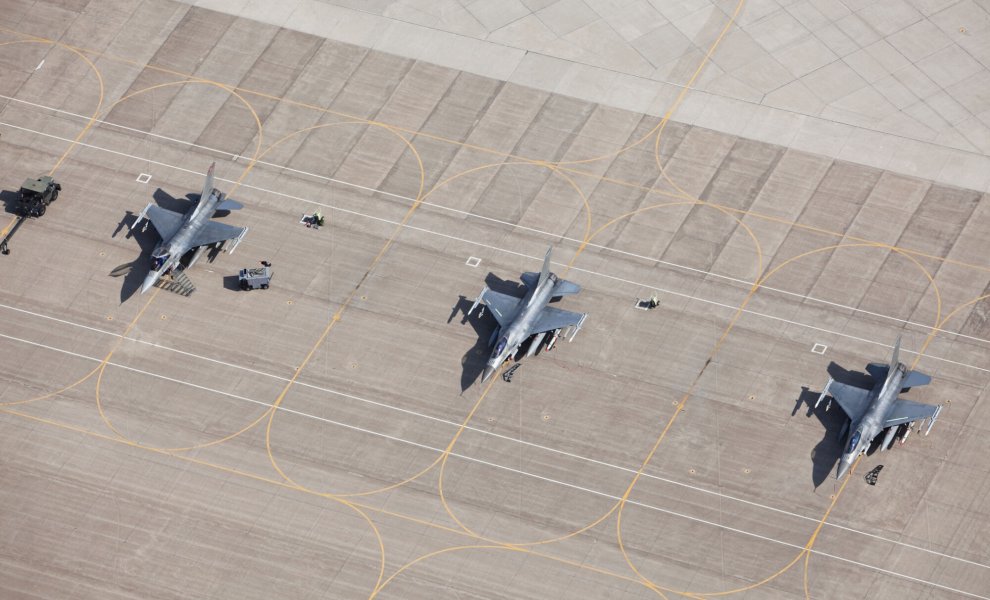 Ομάδα επενδυτών διαμορφώνει αρχές για υπεύθυνες επενδύσεις στην άμυνα – στόχος η δημοσίευση έως τα μέσα του 2026