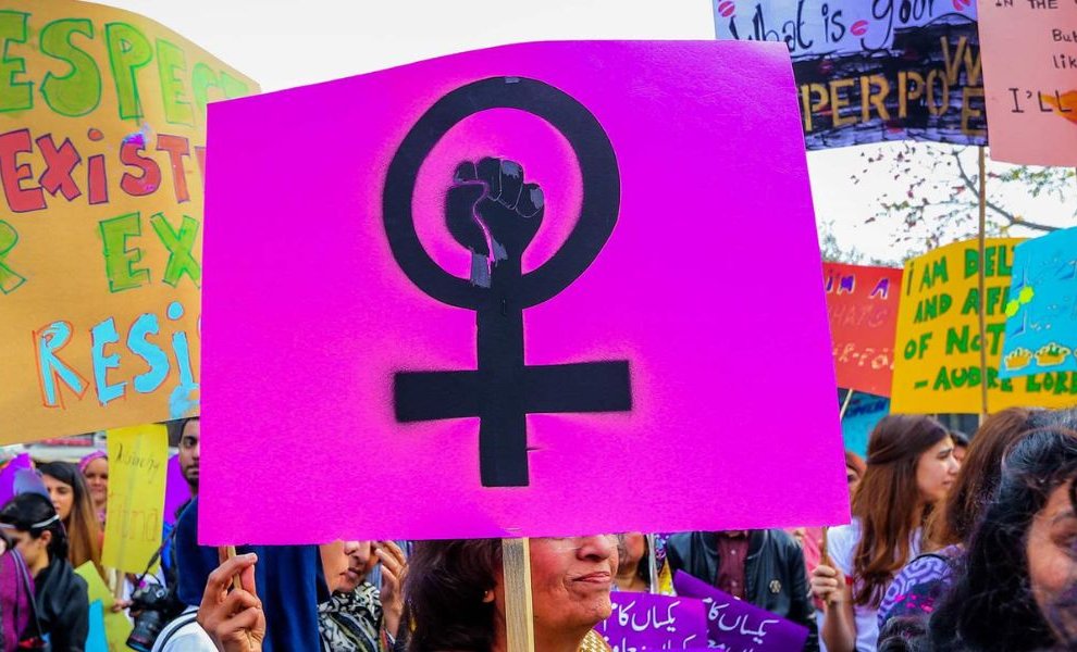 Tampon tax: Όταν η έμφυλη ανισότητα αποτυπώνεται στον ΦΠΑ